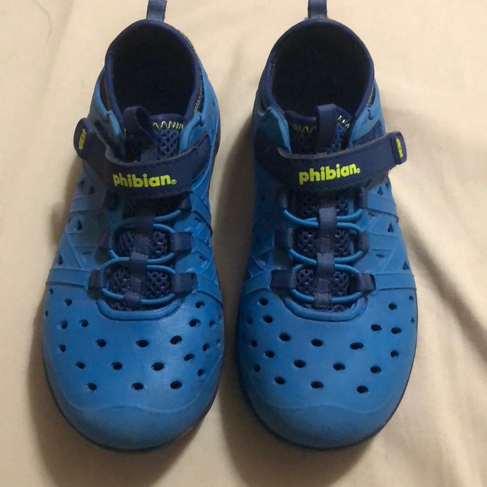 Stride Rite Phibian shoes